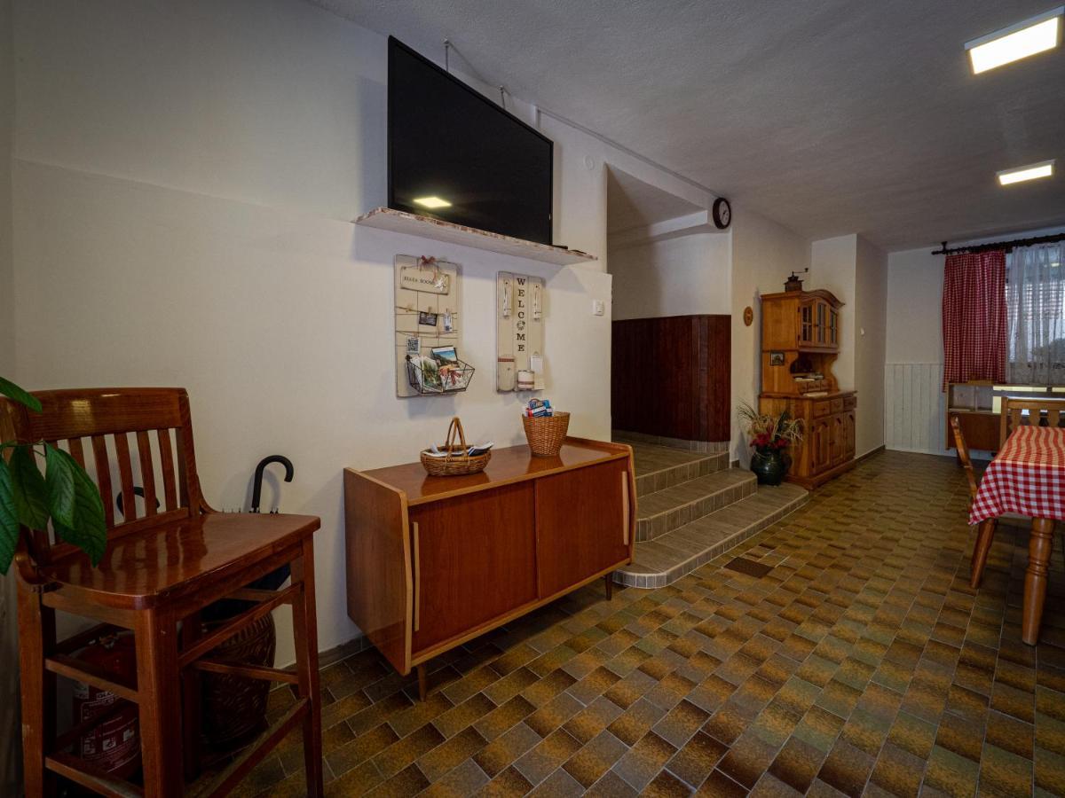 Kiara Rooms Jesenice Quarto foto